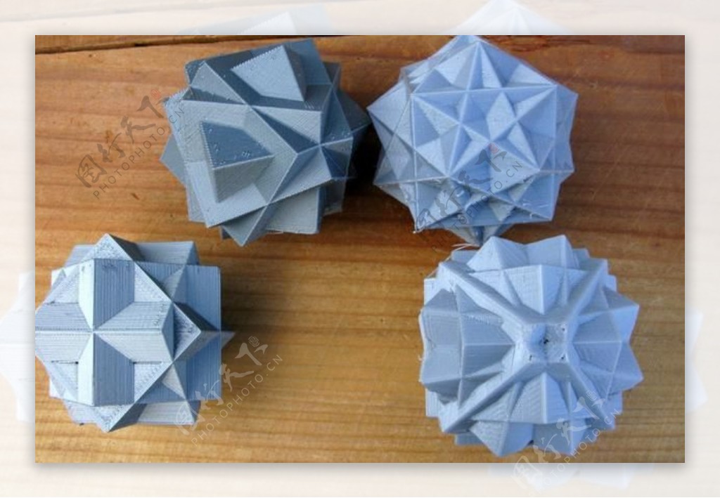 四个化合物的立方体