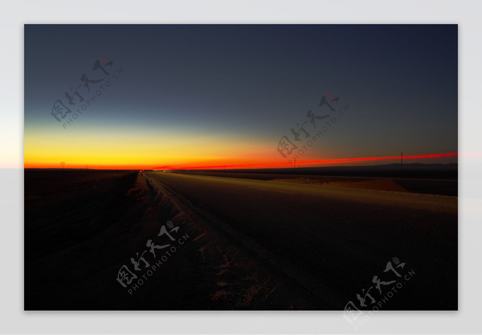 戈壁的夕阳图片