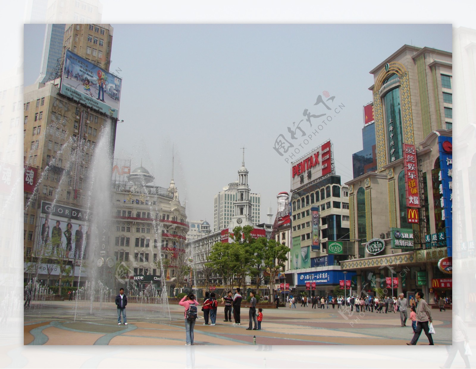 上海南京东路步行街街景图片