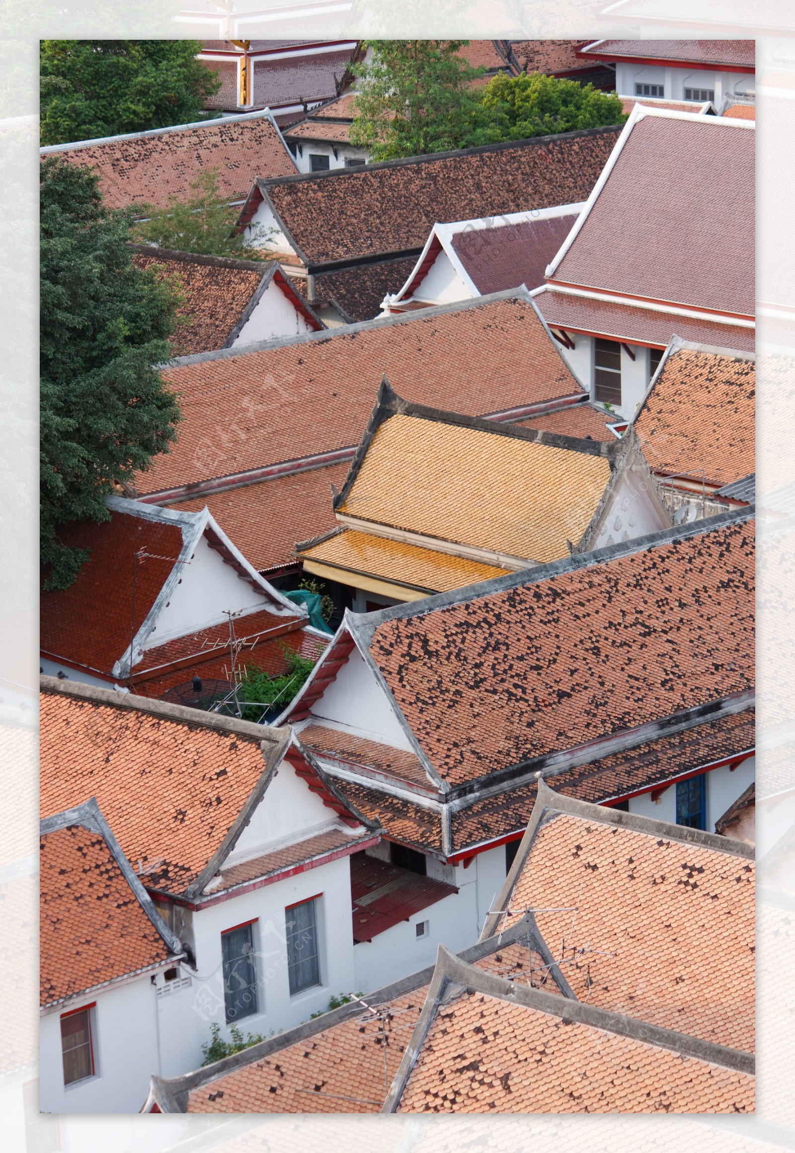 泰国庙宇屋顶的装饰
