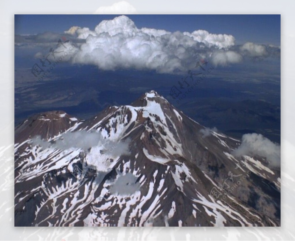 险峻的山峰素材下载