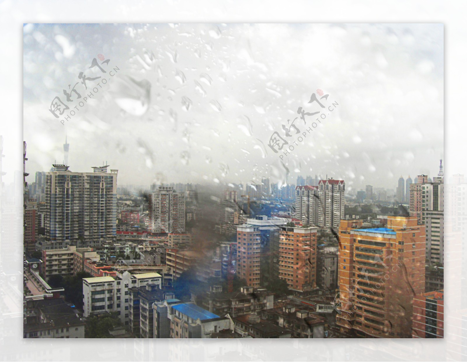 广州雨天下雨图片