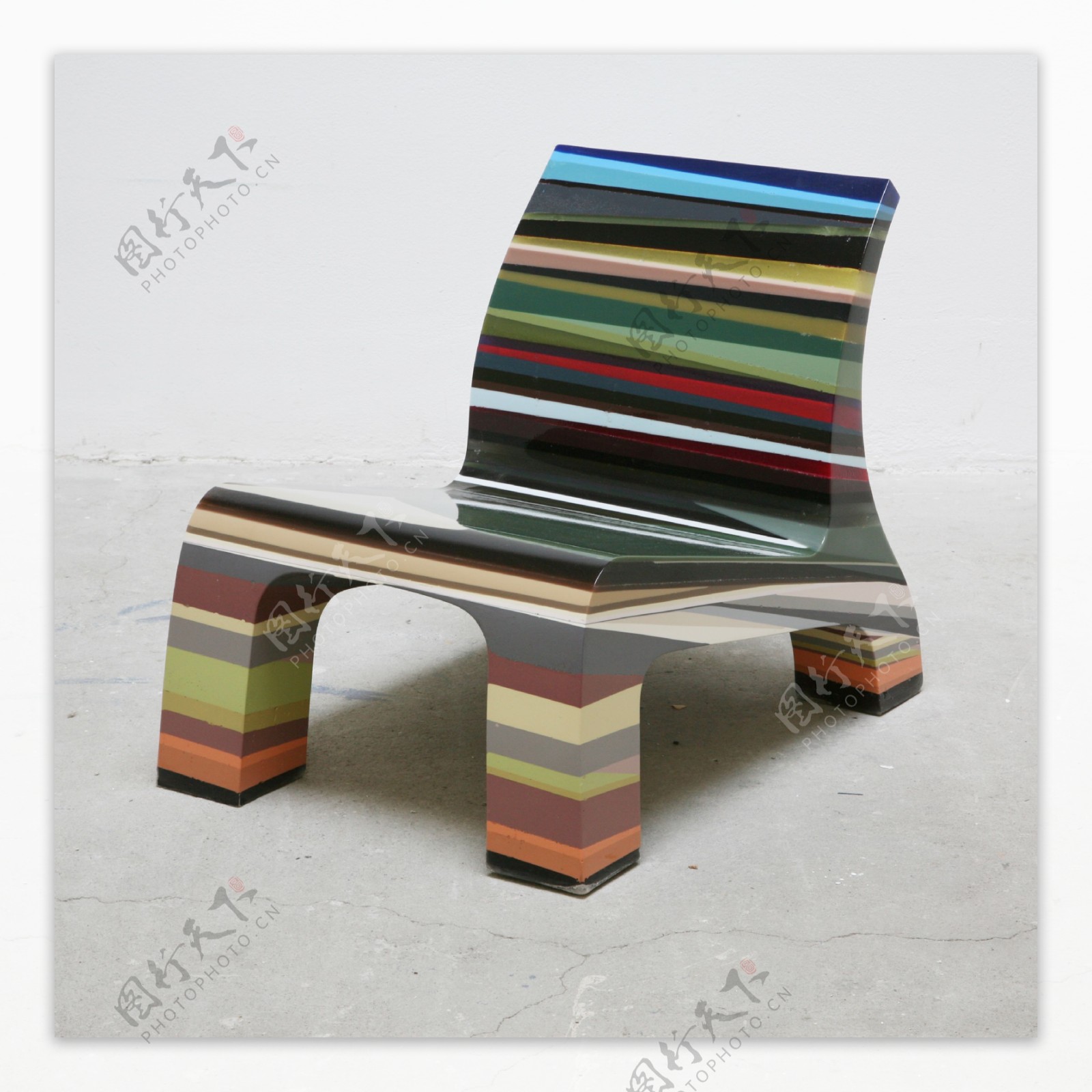 2009米兰设计周彩色椅子图片