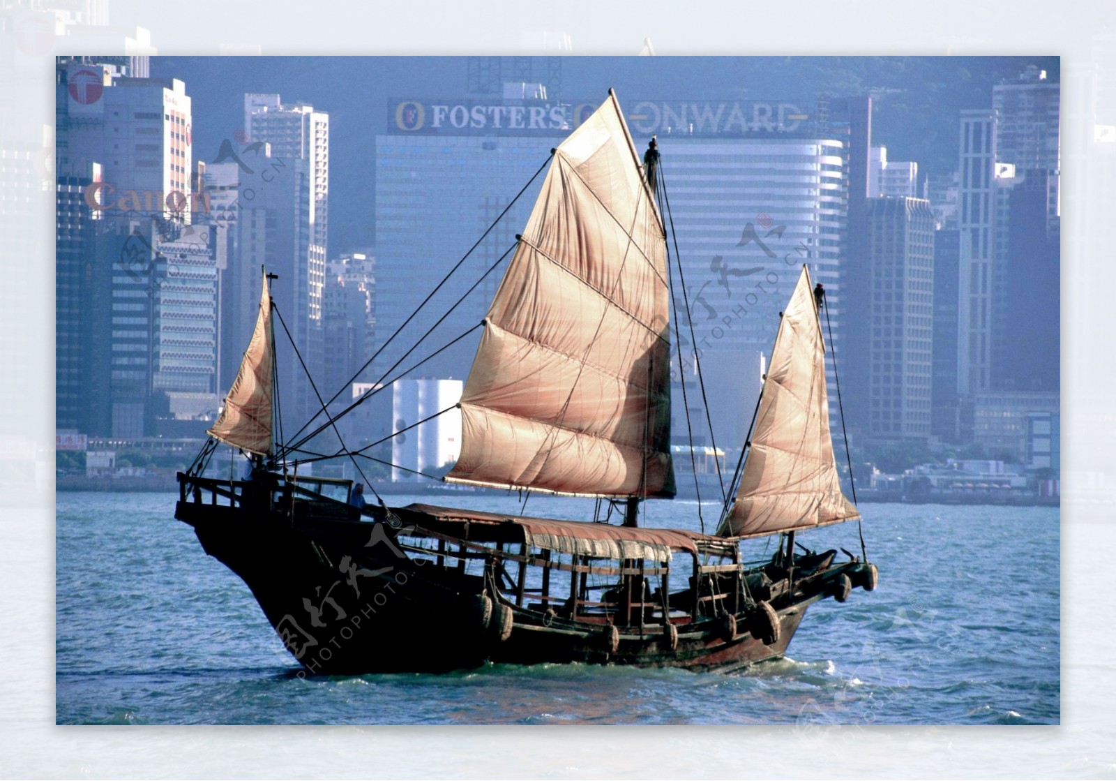 维多利亚港的帆船