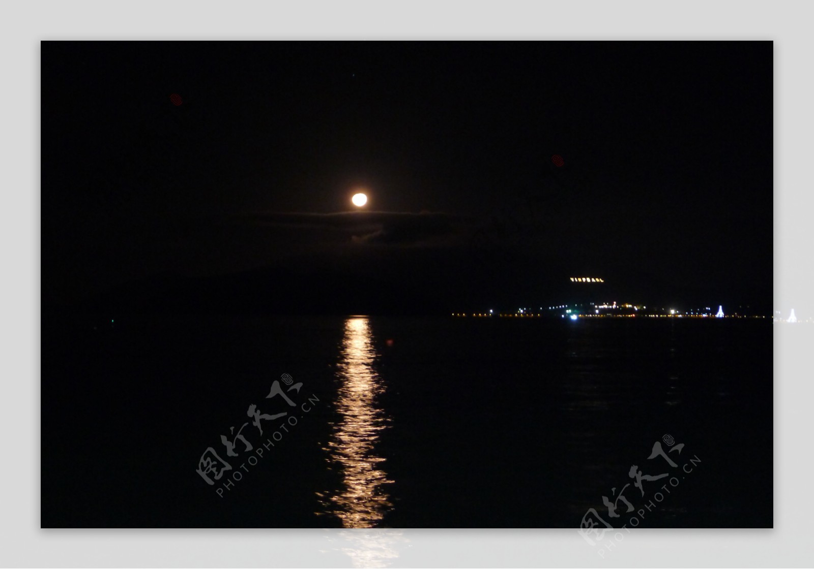 芽庄竹岛的月亮图片