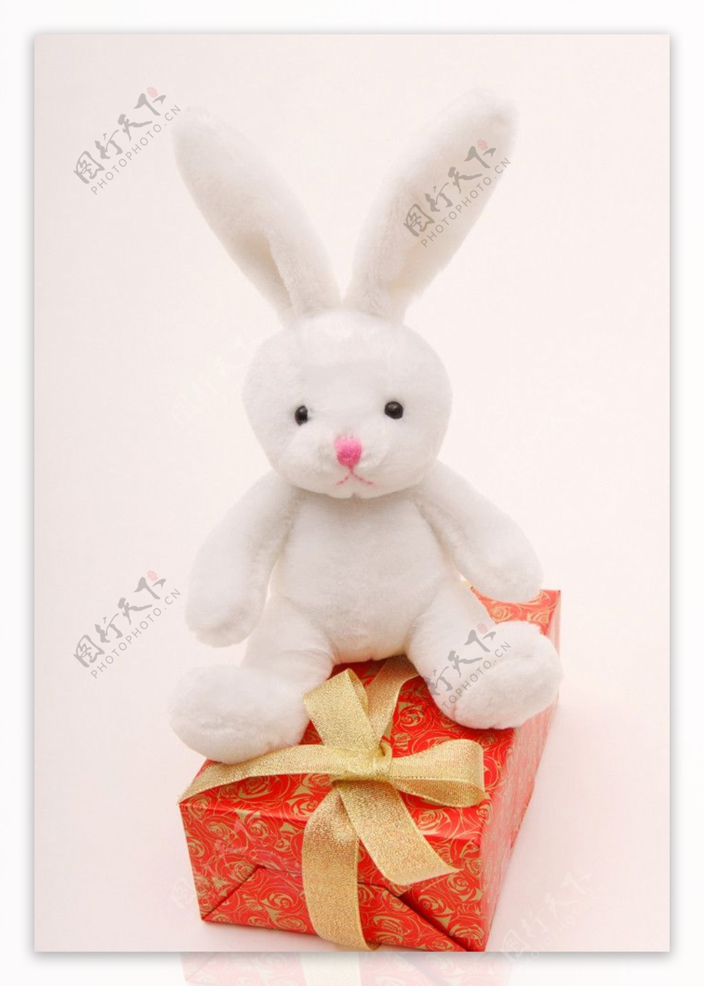 毛绒玩具兔子礼物盒节日图片