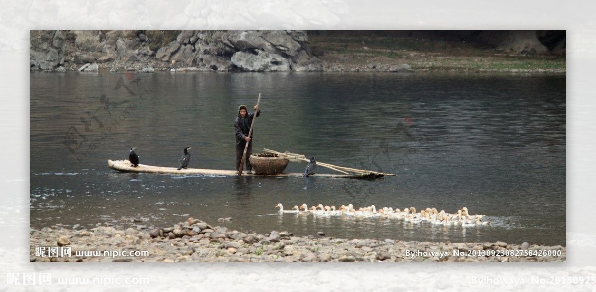 漓江上的渔民图片