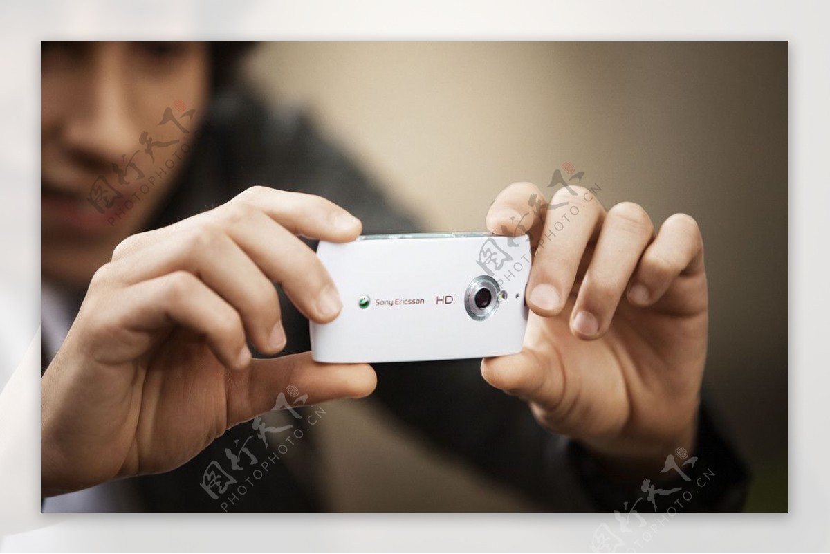 索爱Xperiapro侧滑盖手机拍照姿势图片