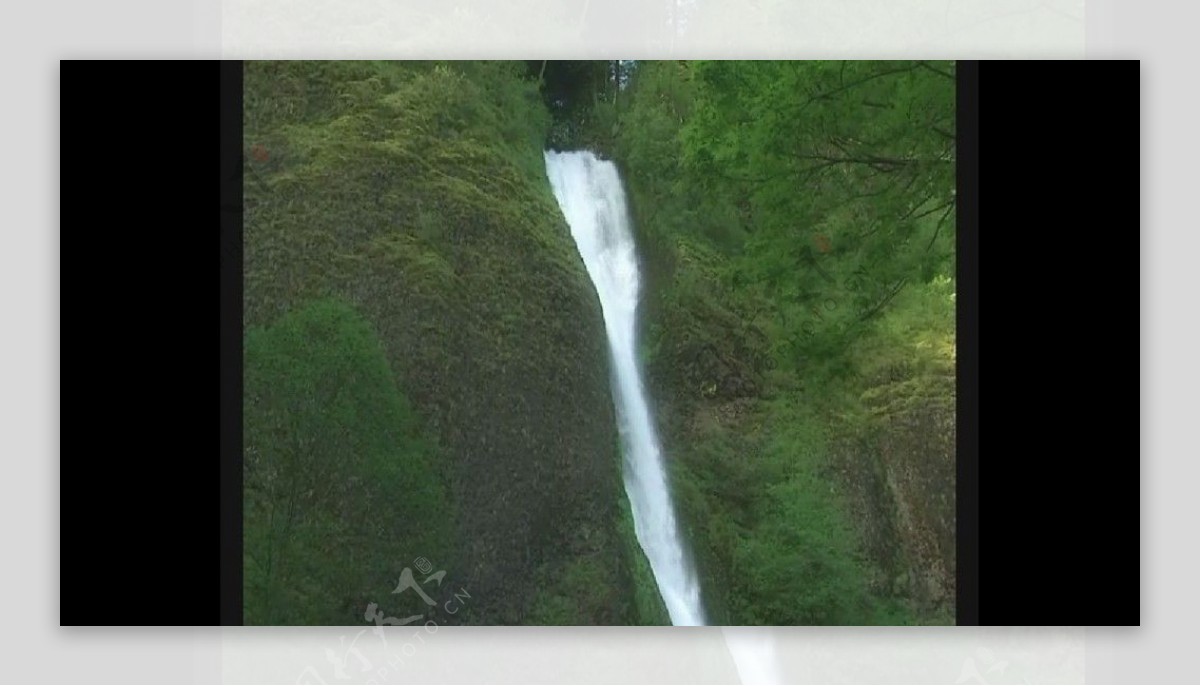 山泉溪水瀑布