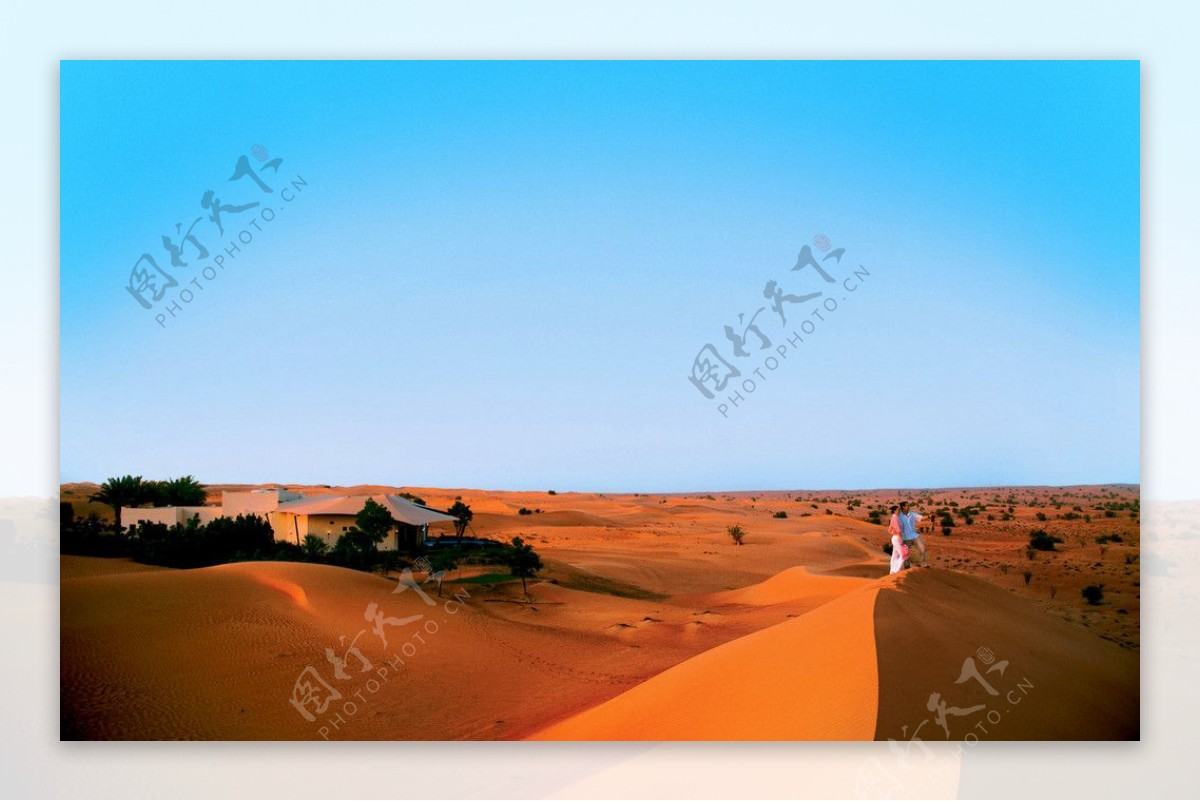 沙漠风景人物建筑图片