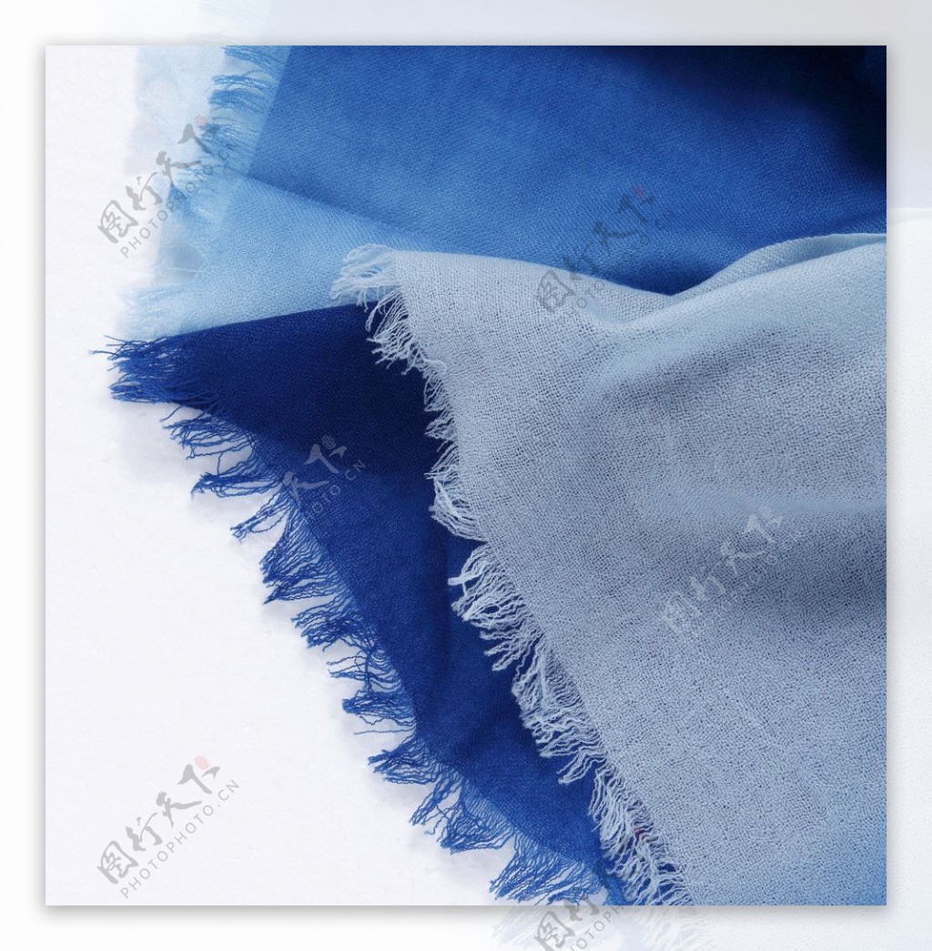 蓝色墨色布料围巾图片