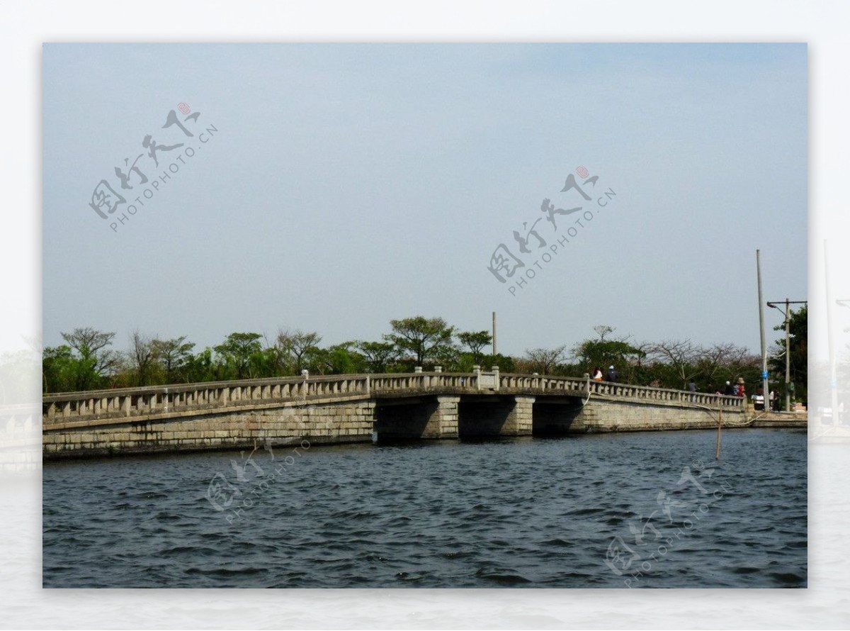 白塘公园长桥远景图片