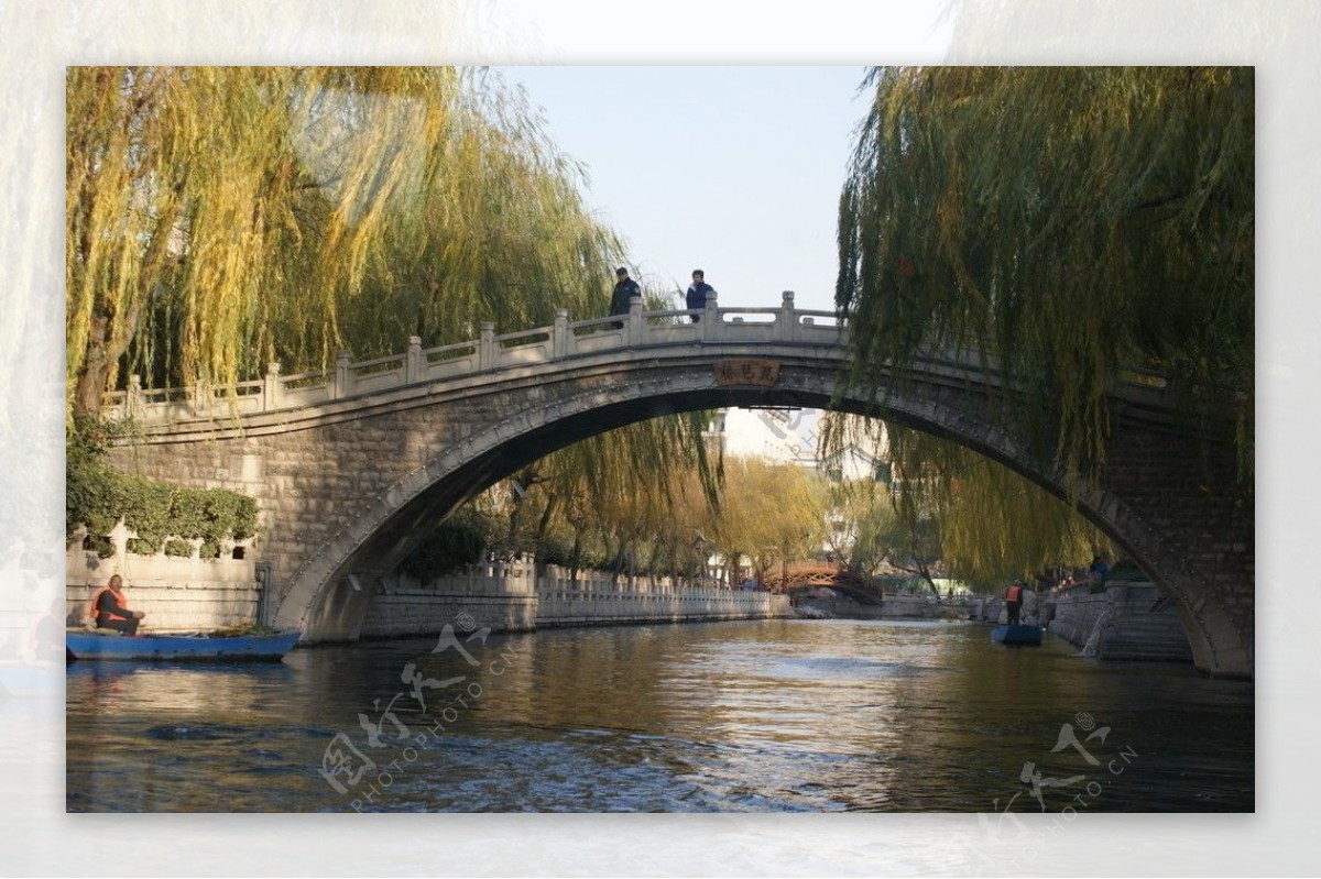 济南大明湖琵琶桥图片