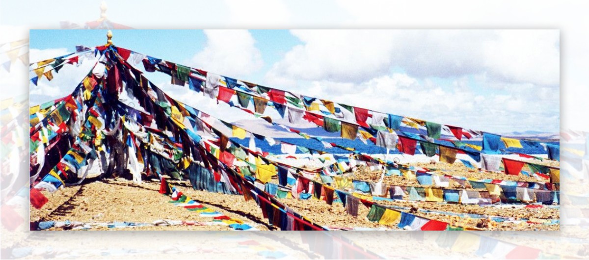 经幡青藏草原的经幡西藏风情西藏风景草原经幡图片