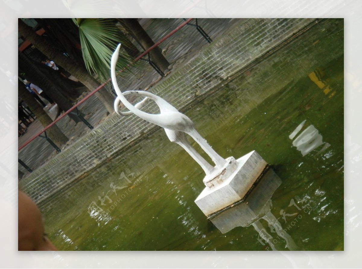 白鹤雕塑图片