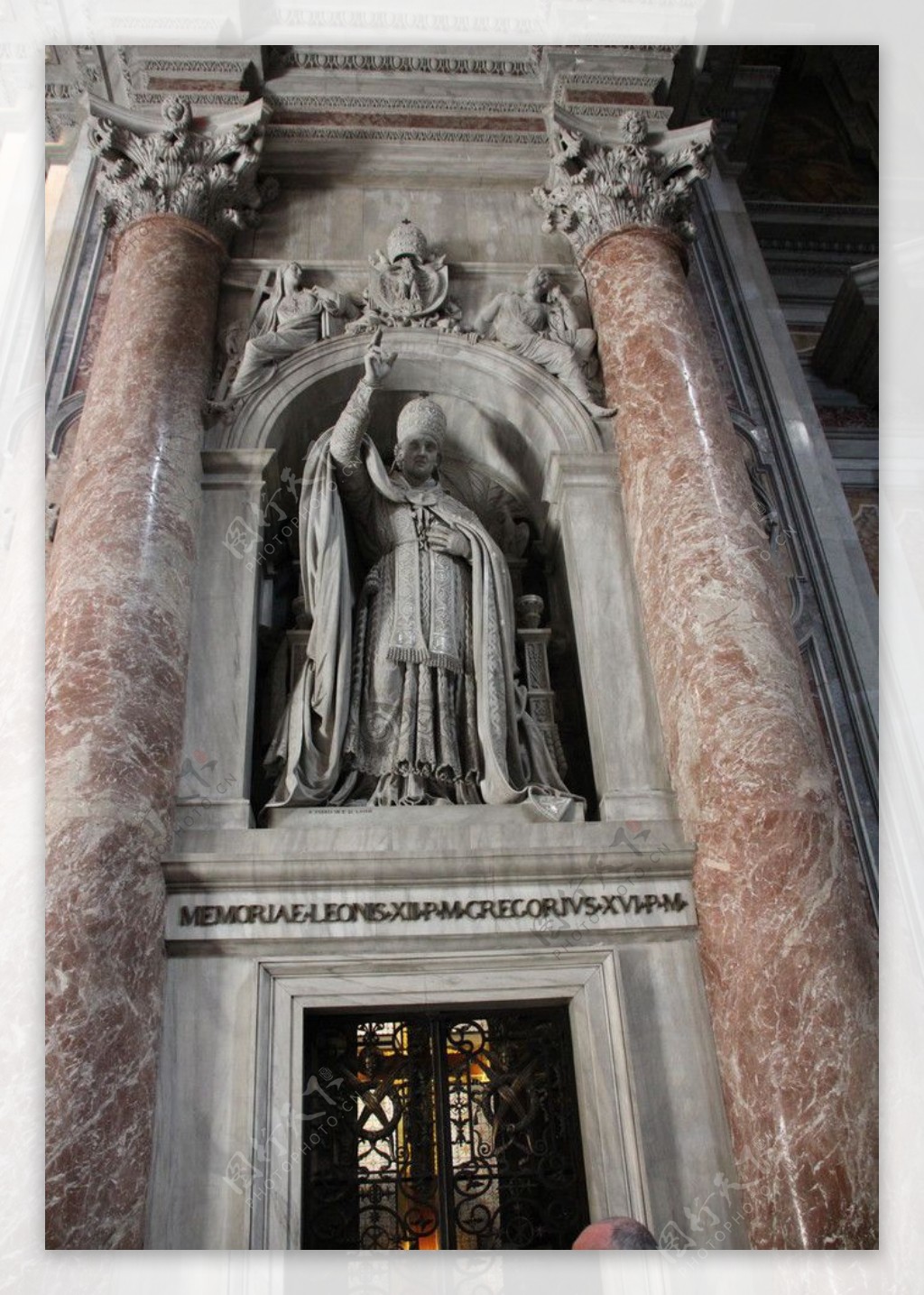 罗马圣彼得大教堂雕塑图片