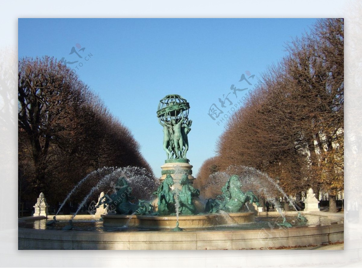 国外马匹青铜色喷泉图片