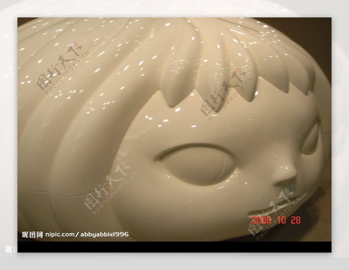 06年上海双年展白瓷娃娃图片