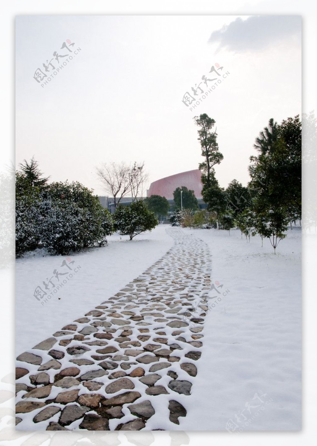 体育馆雪景图片