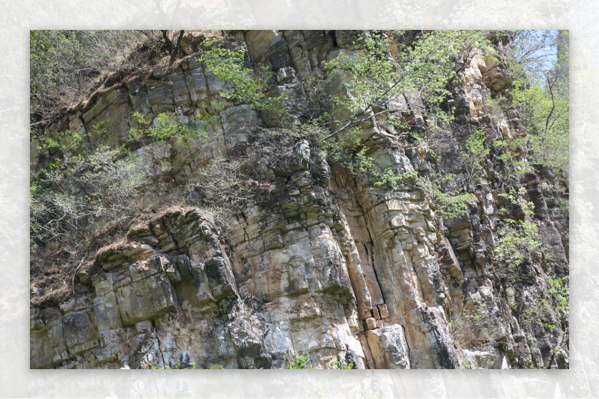 赤水葫市尖山丹霞石壁图片素材-编号13168398-图行天下