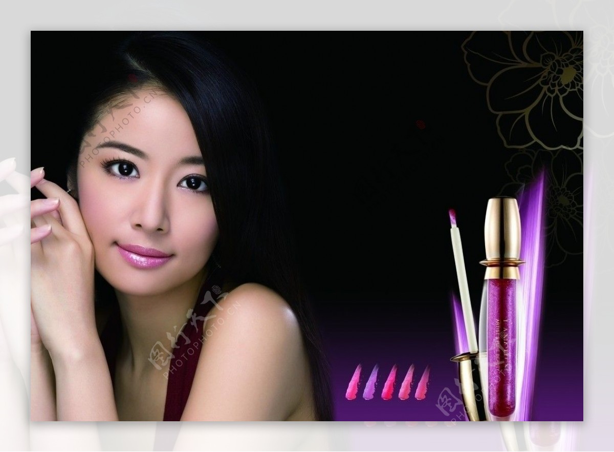 蓝秀唇彩系列化妆品广告图片