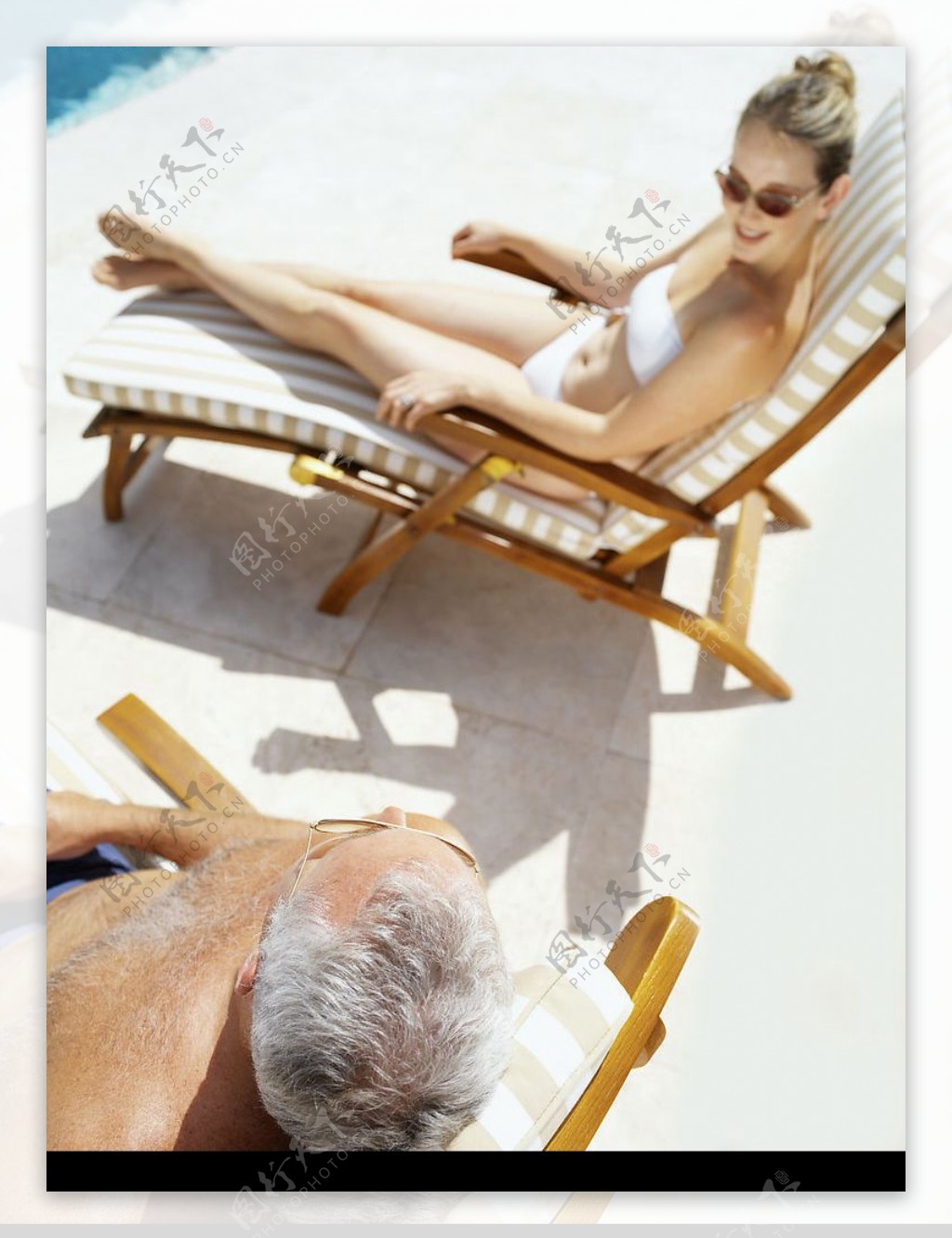 晒太阳休闲睡椅图片