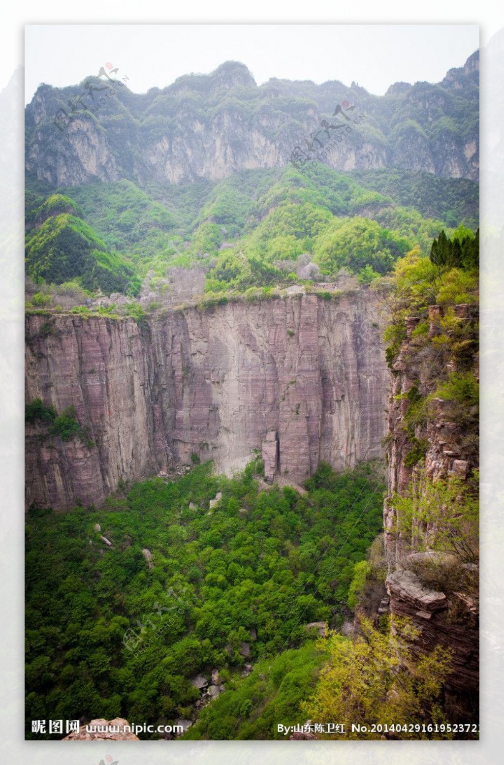 国内落差最大，挂在悬崖上的“白水仙瀑”-搜狐大视野-搜狐新闻