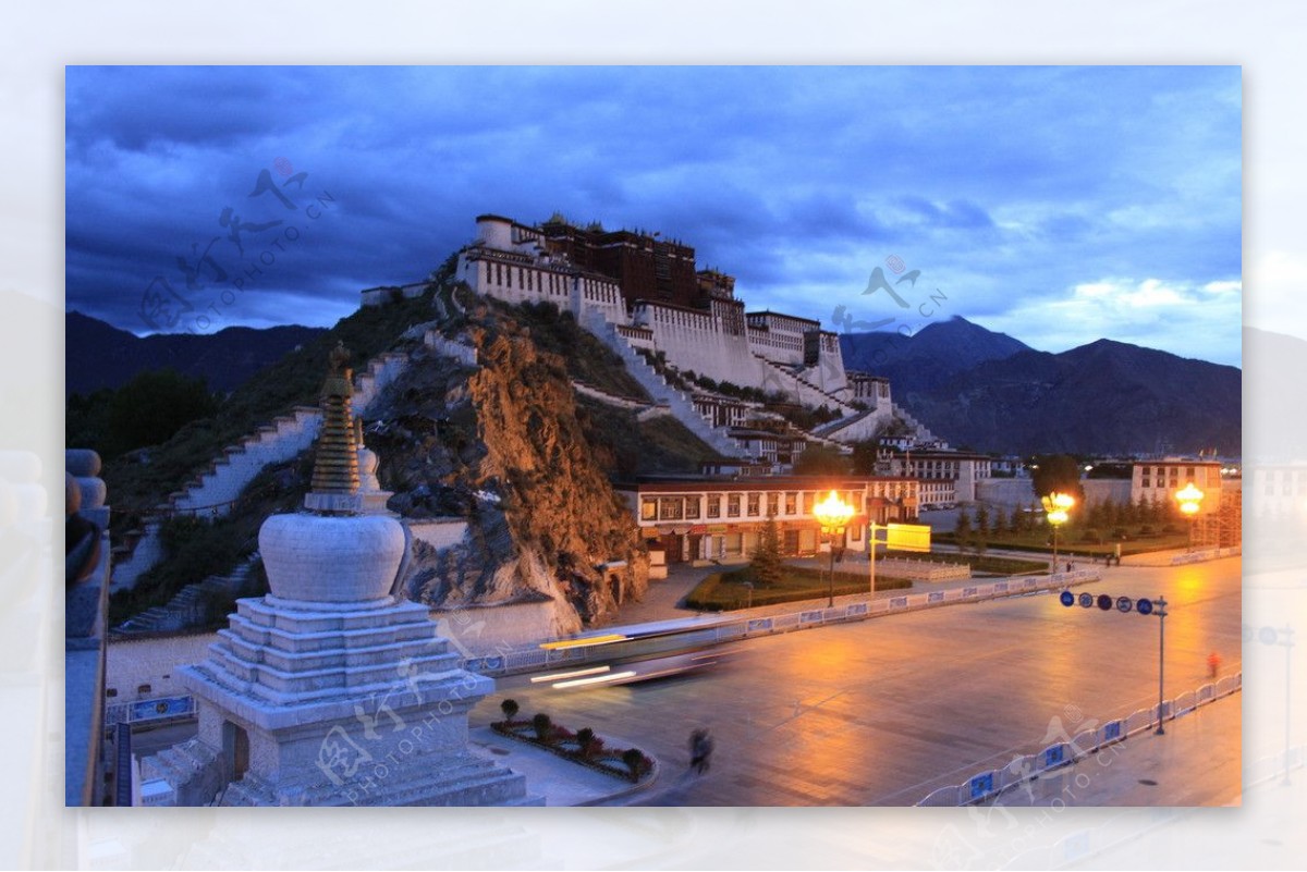 云雾缭绕西藏风景图片