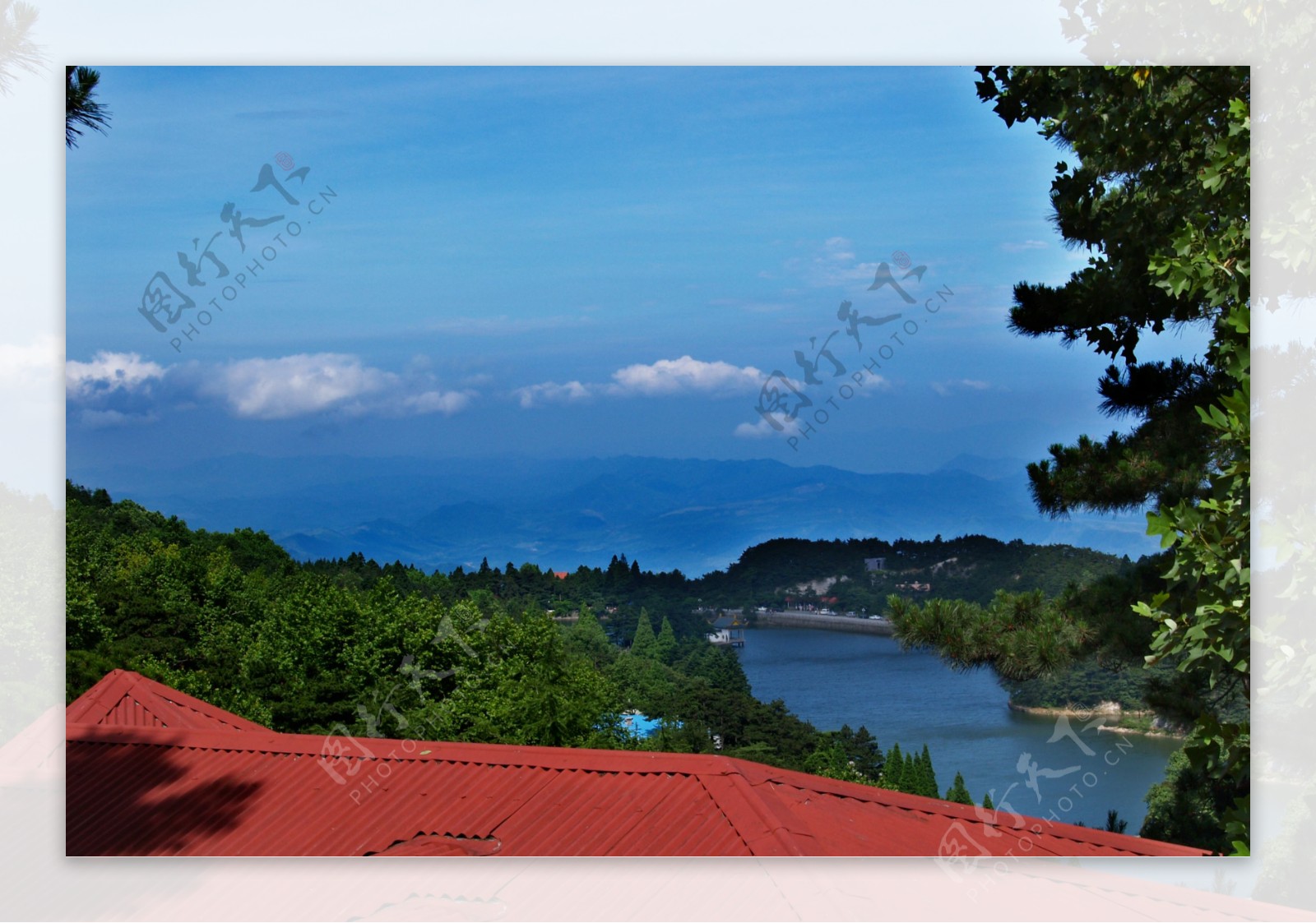 庐山如琴湖远眺图片