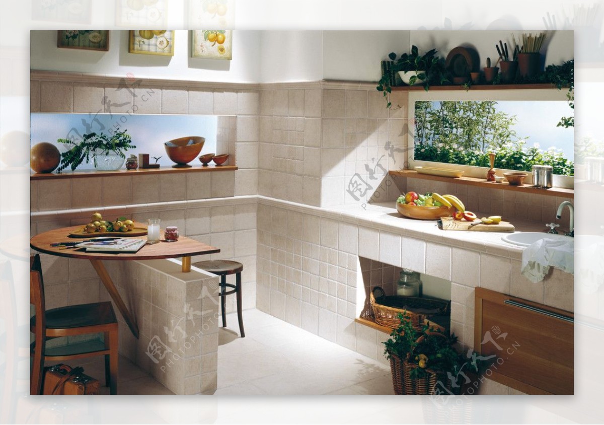 室内设计图片素材库：厨房墙面这样铺瓷砖，制作美食时也能享受美丽的心情-易美居