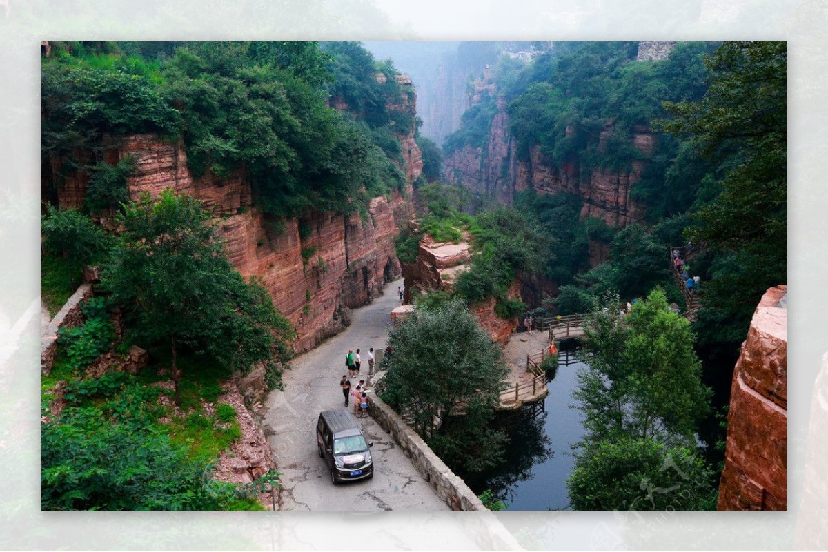 郭亮洞挂壁公路图片