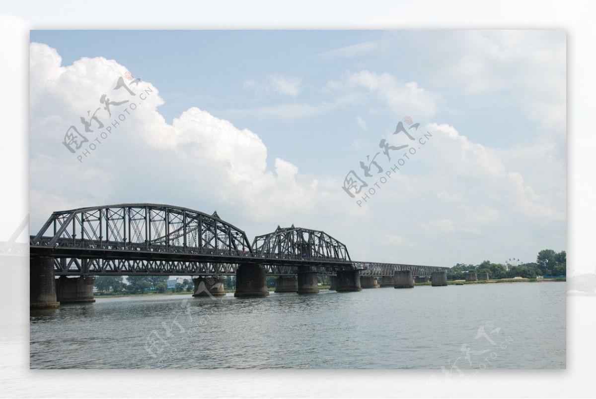 鸭绿江铁桥图片