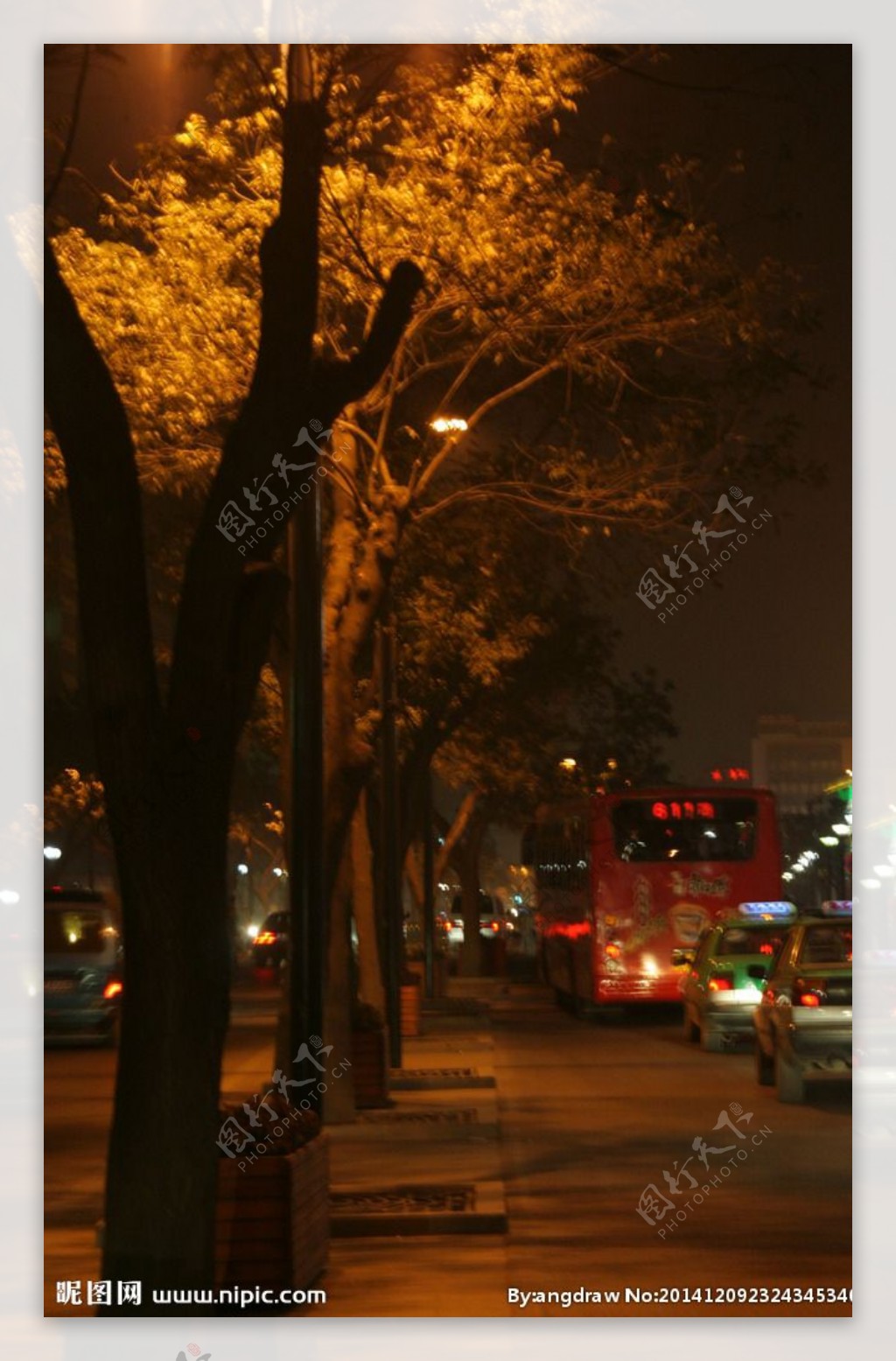 夜景街拍图片