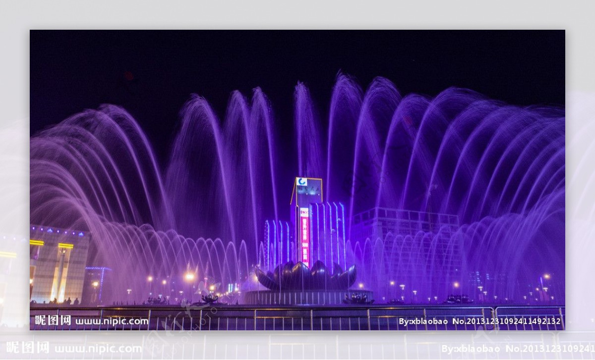 泉城广场的喷泉图片