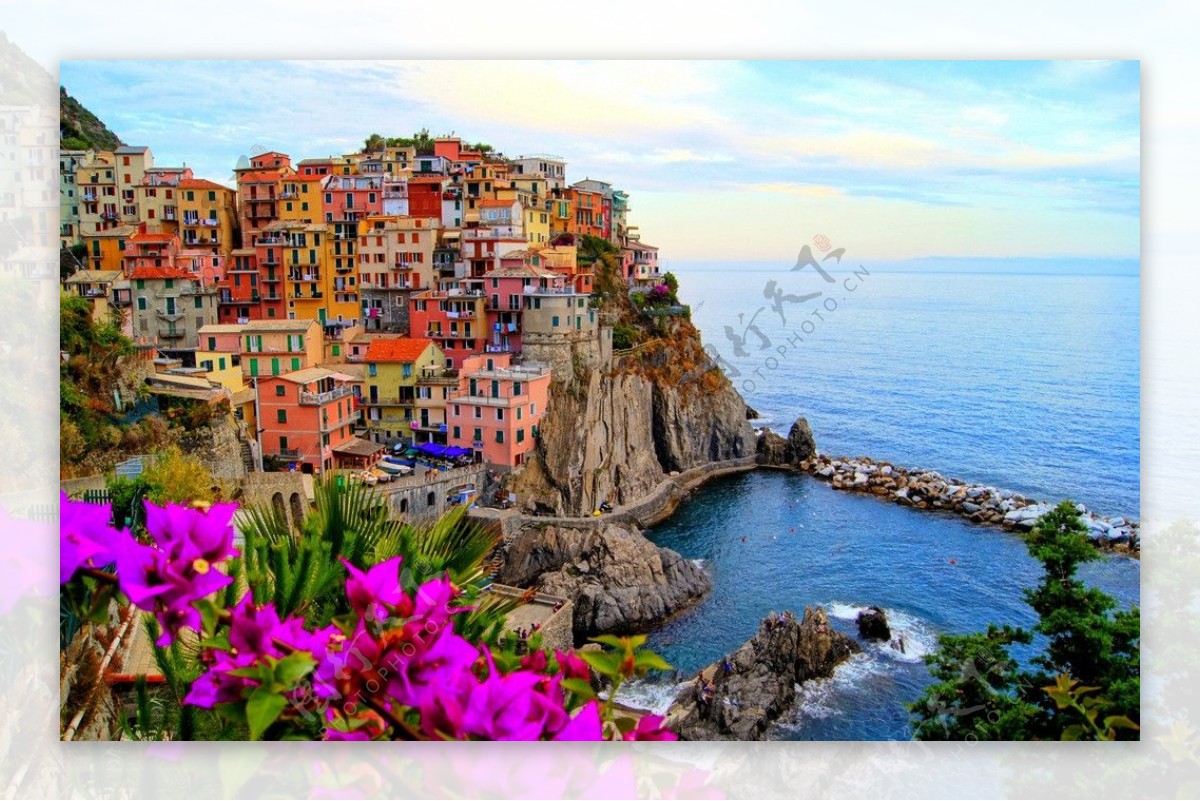 意大利海边村庄摄影图片