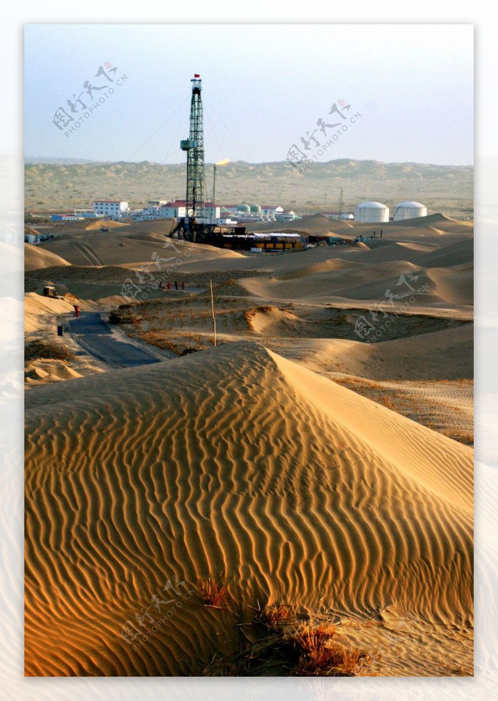 沙漠气田图片