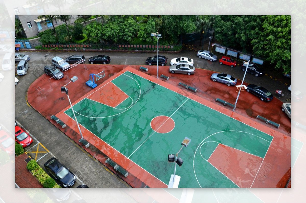 社区篮球场图片