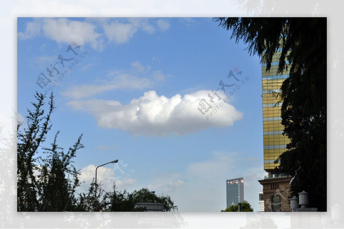 上海蓝天白云图片