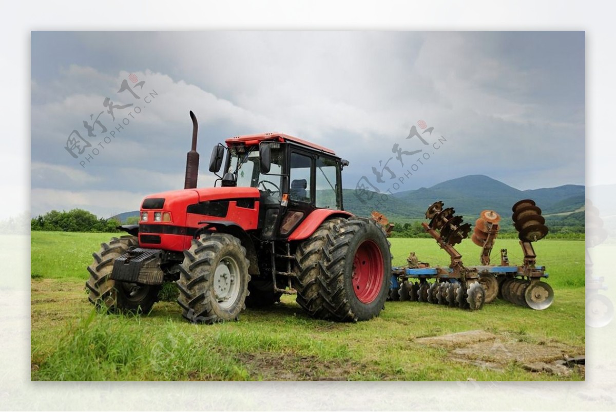 农业耕地机械图片