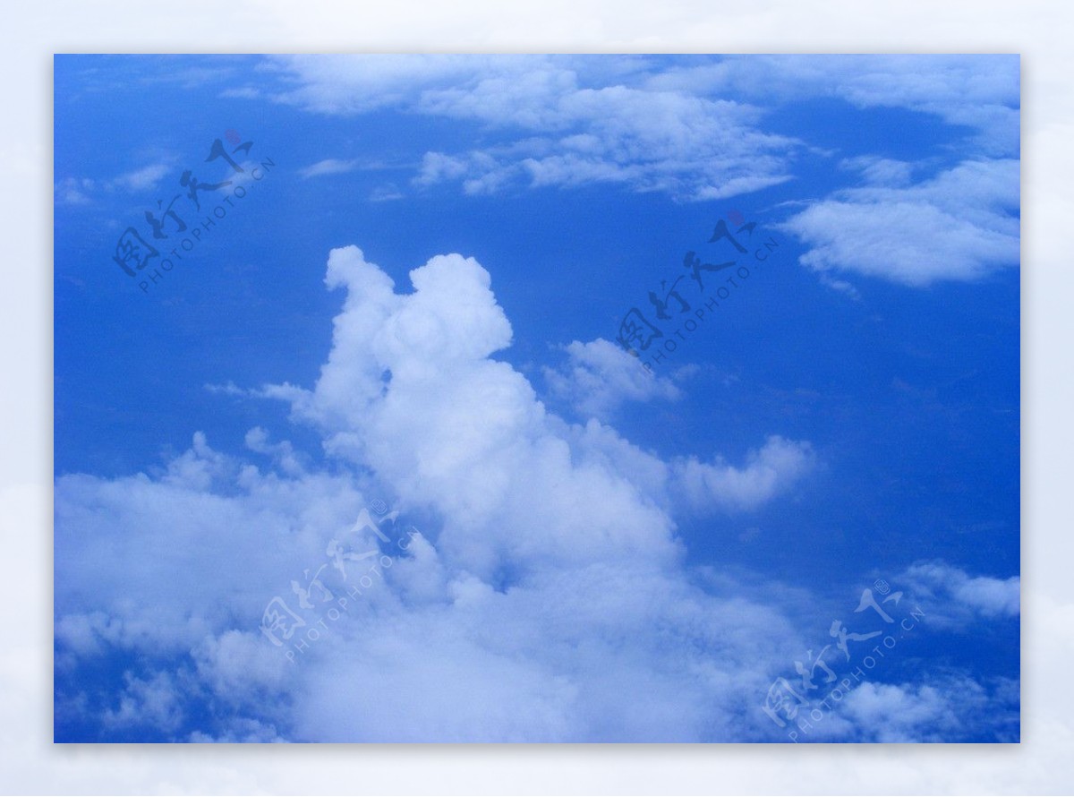 好看的天空背景图片背景素材免费下载(图片编号:5559117)-六图网