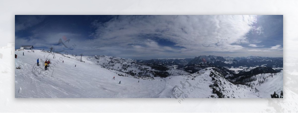 雪山全景图片