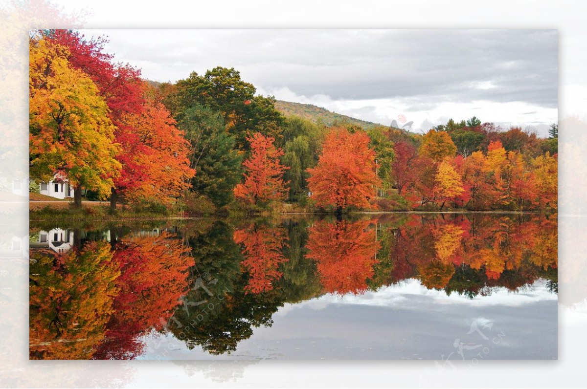 秋季湖泊美景图片