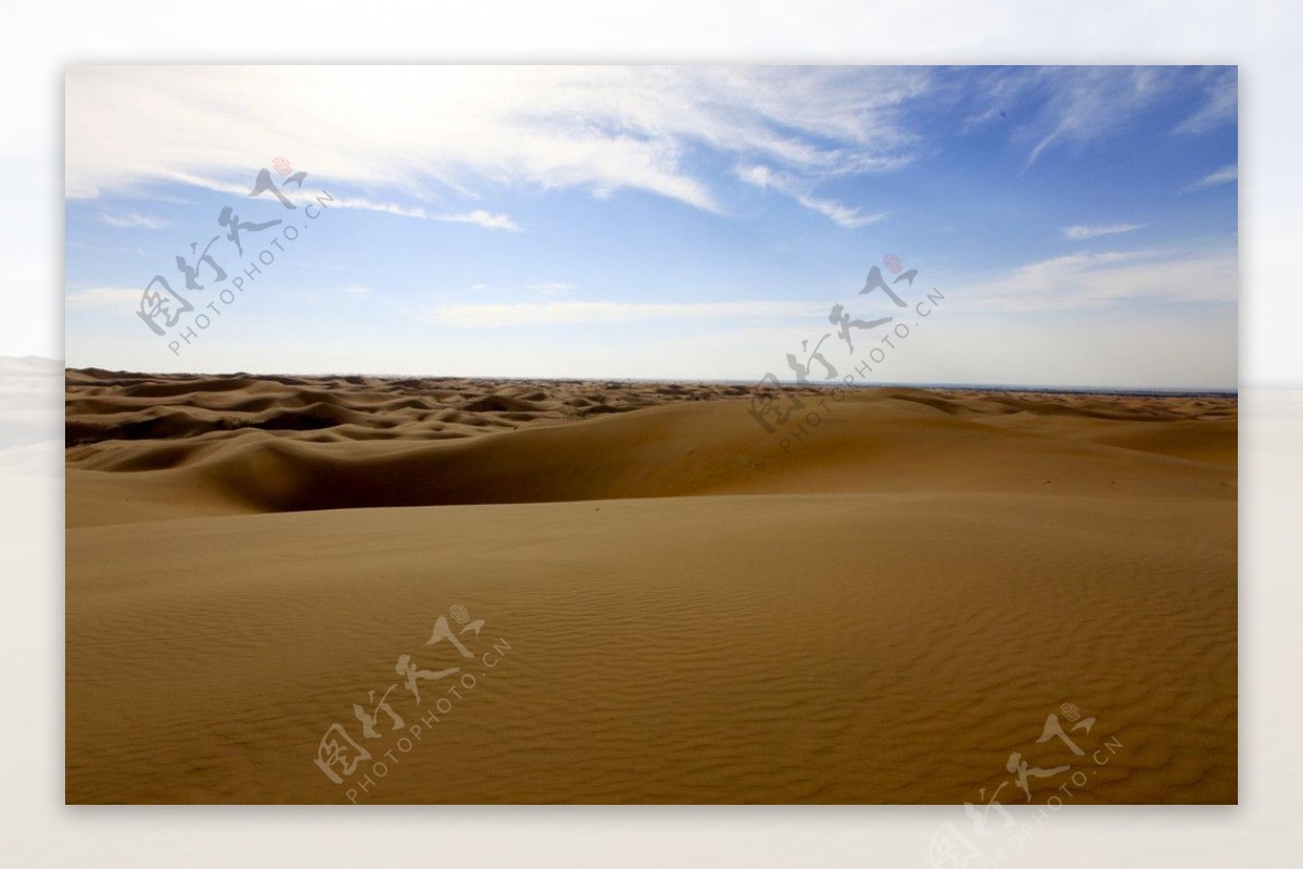 无边无际的沙漠图片