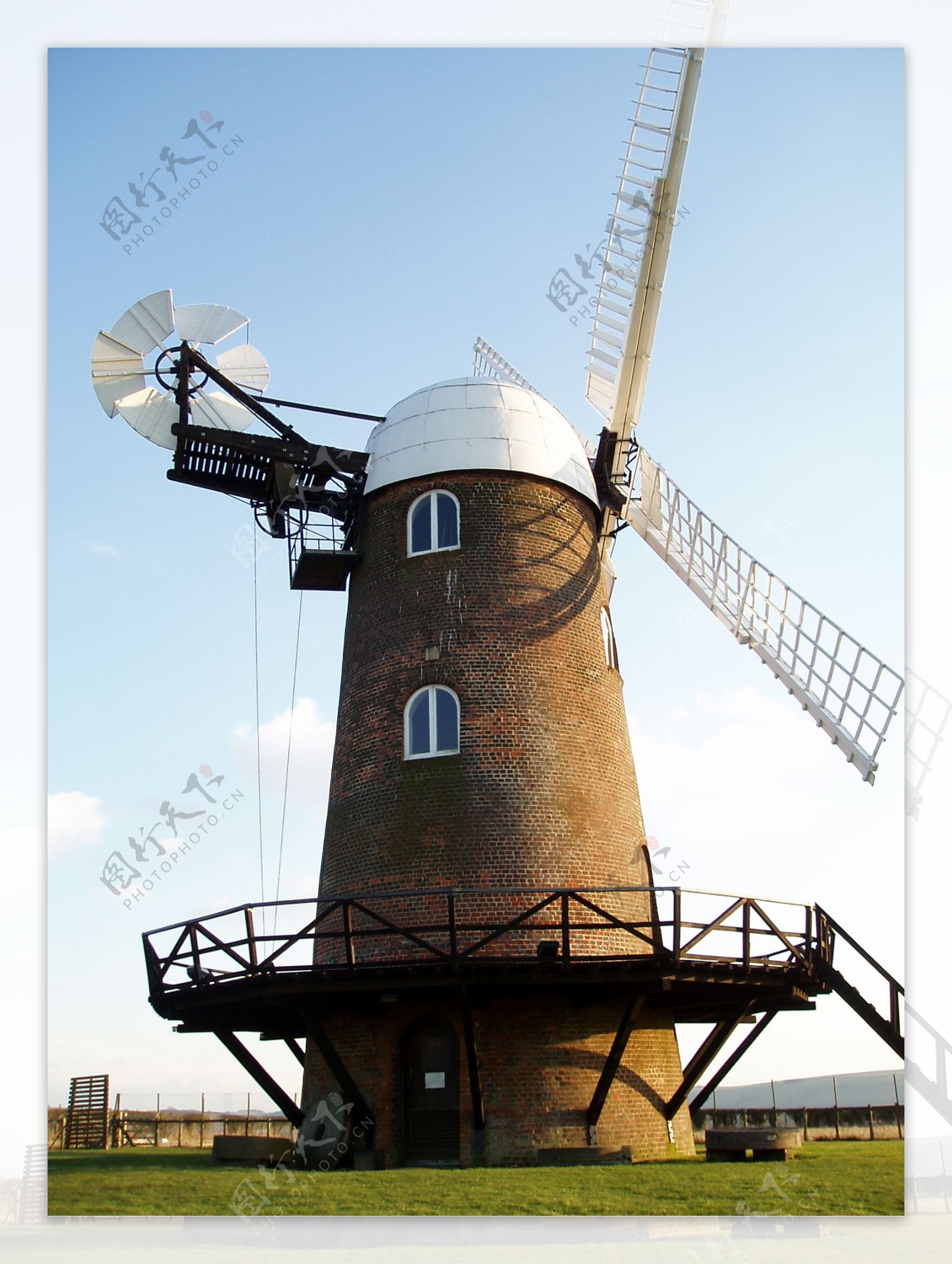 英格兰乡村大风车图片