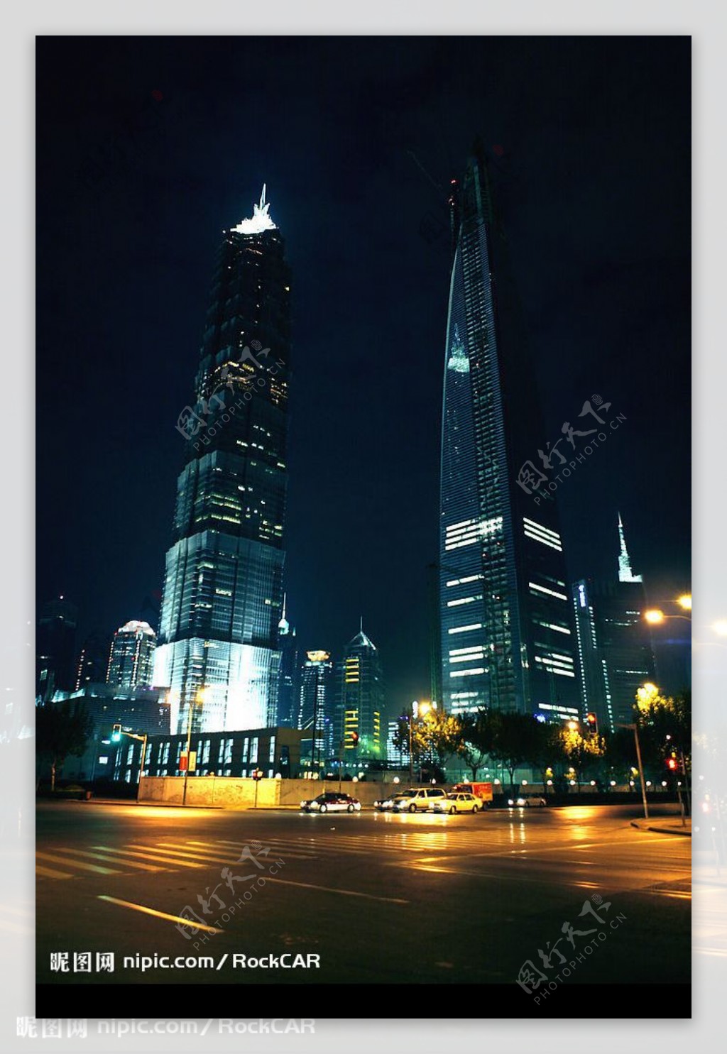 竣工前的上海环球金融中心和金茂大厦图片