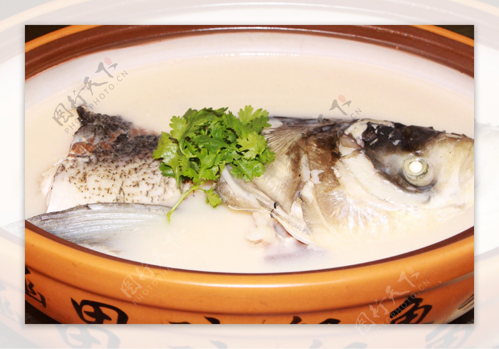 鱼头豆腐汤怎么做_鱼头豆腐汤的做法视频_豆果美食