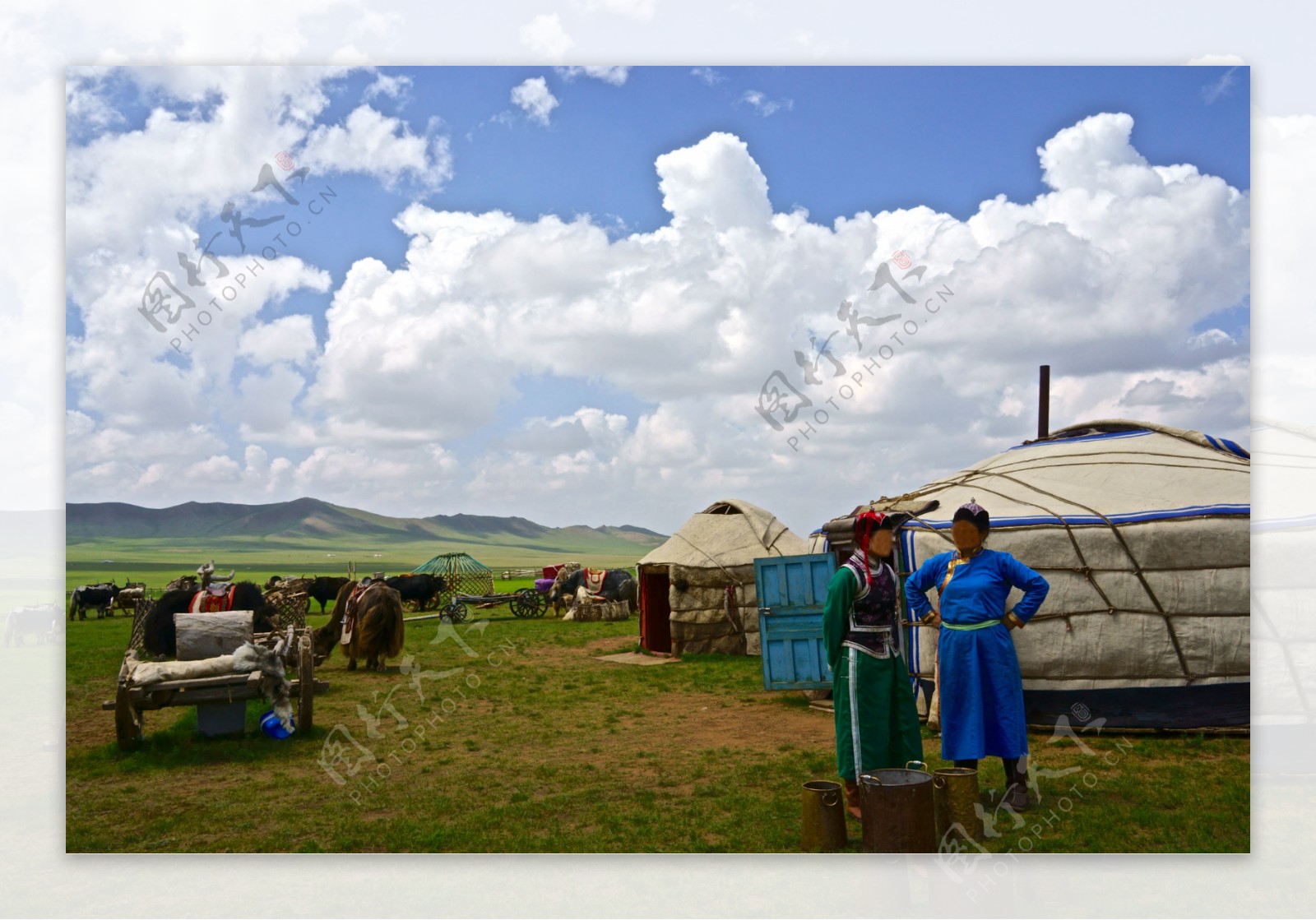 蒙古国草原上生活场景图片