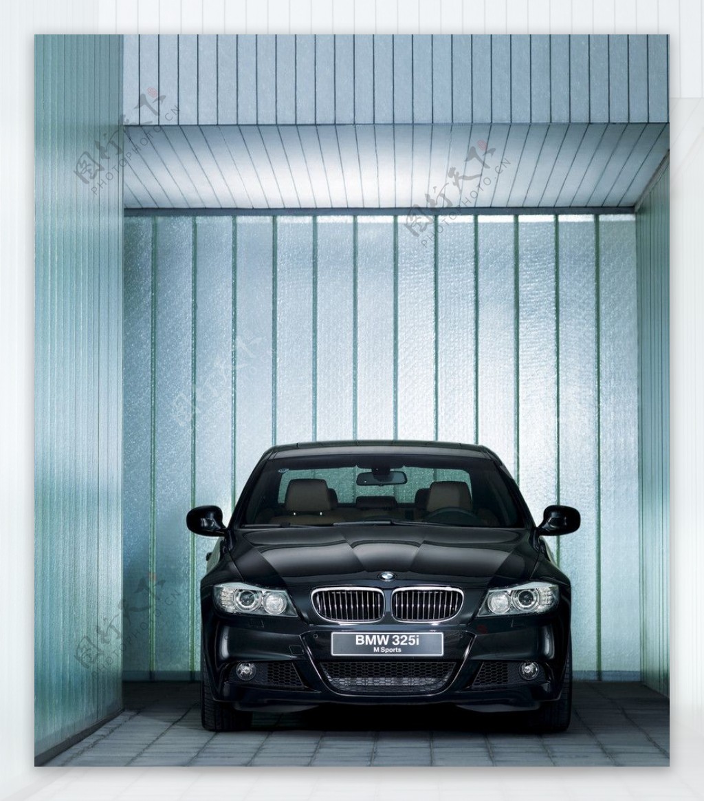 新BMW325i运动型车外形图片