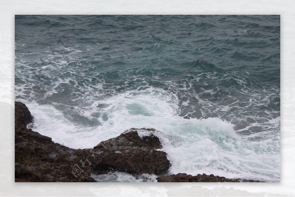 台湾野柳海浪图片