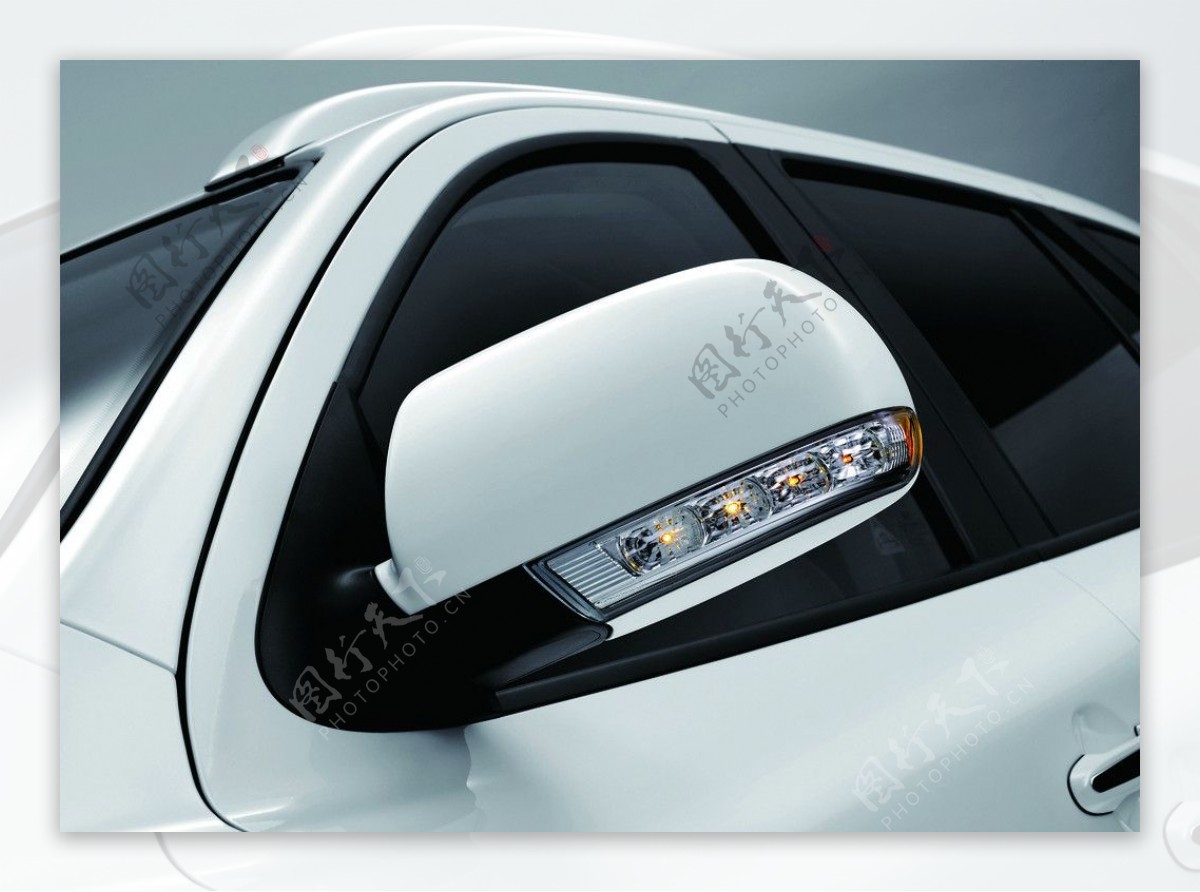 汽车摄影2010款新胜达电动折叠和转向灯特写图片
